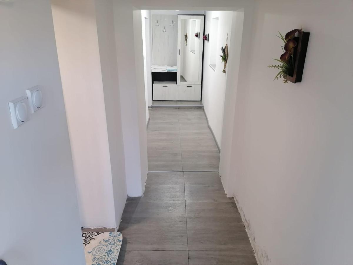 Apartamemt 3 Mesta S Kuhna S Dvorche Враца Екстериор снимка